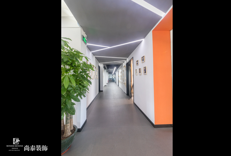 走廊裝修實(shí)拍圖