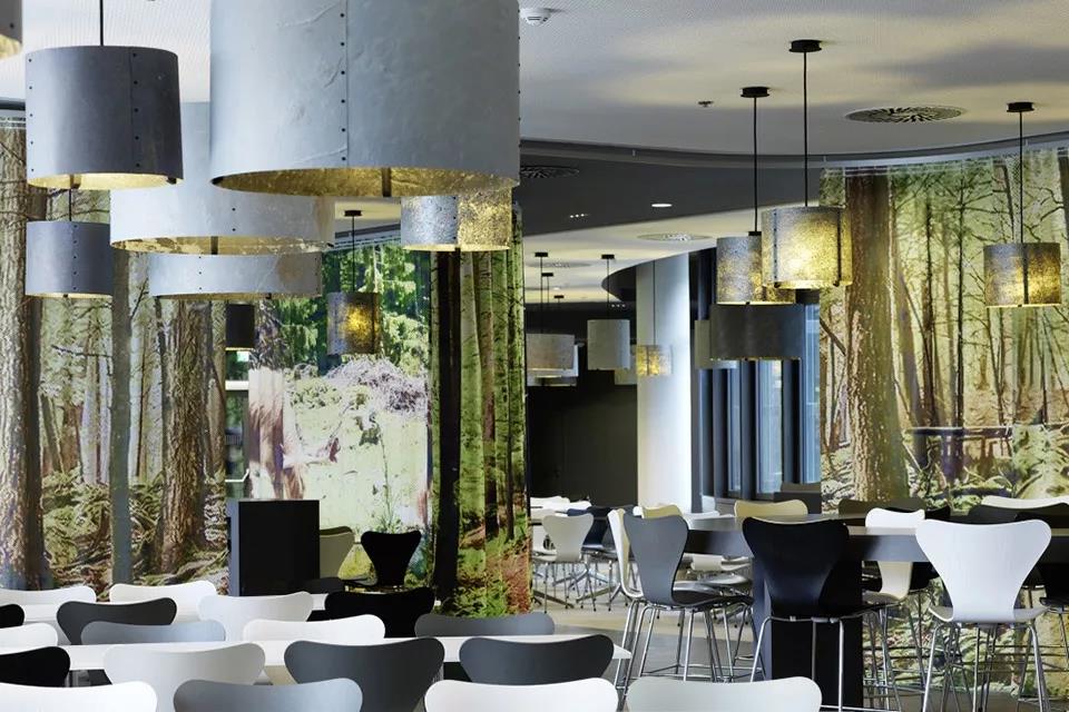 辦公室流動(dòng)隔斷實(shí)景圖