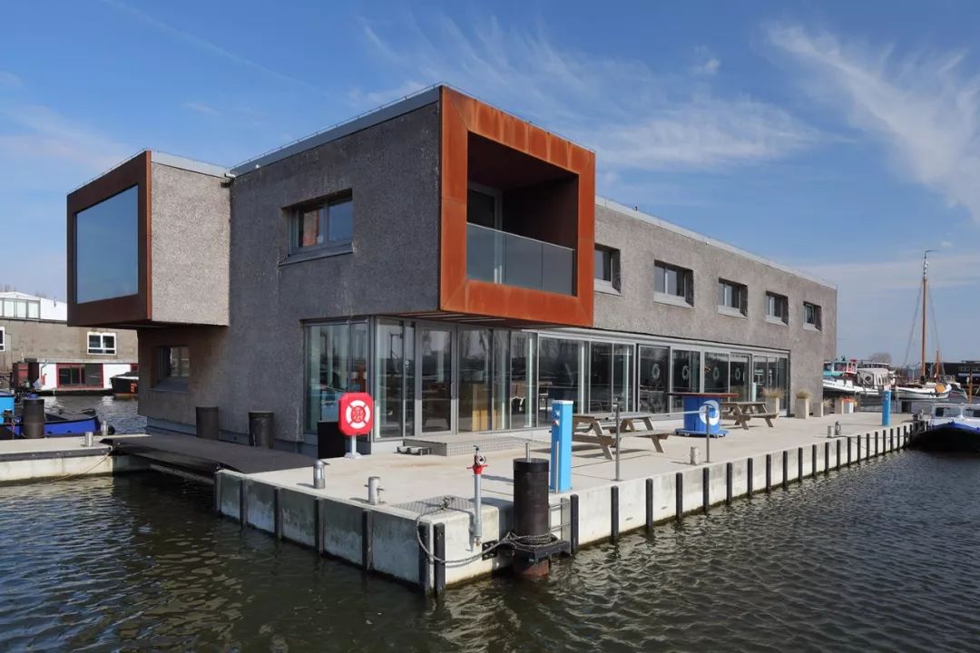 會航行的辦公室設(shè)計效果圖