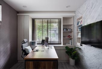 辦公室裝修效果圖：25 坪長型老屋全面重啟！休閑吧臺、旋轉書柜，待九個小時也不倦怠