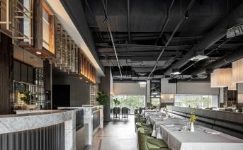 金屬與紳士綠的完美演繹！經(jīng)典西餐廳“雅室牛排”開擴(kuò)嶄新食尚饗宴