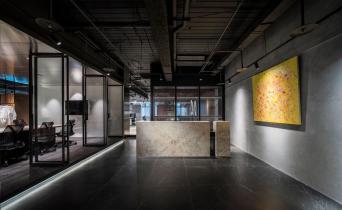 時尚靈感誕生地！有型有款的現(xiàn)代風辦公室裝修設計，穿梭時髦潮流的設計之旅！