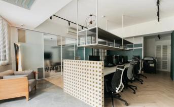 礦物涂料與長虹玻璃拉門，老辦公室重燃新生命